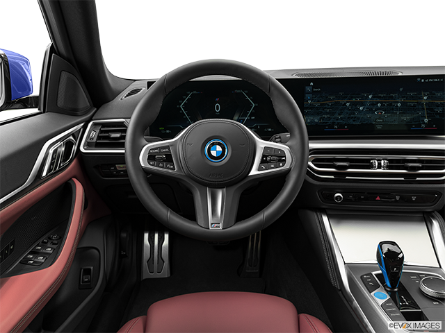 2025 BMW i4 | Steering wheel/Center Console