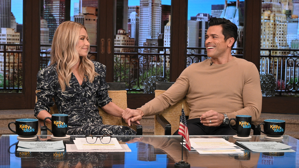 LIVE WITH KELLY AND MARK - 3/25/24 - Kelly Ripa and Mark Consuelos co-host “Live with Kelly and Mark” airing weekdays in syndication. 
(DISNEY ENTERTAINMENT TELEVISION/LORENZO BEVILAQUA)
KELLY RIPA, MARK CONSUELOS