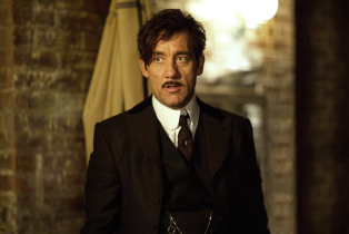 Clive Owen in The Knick