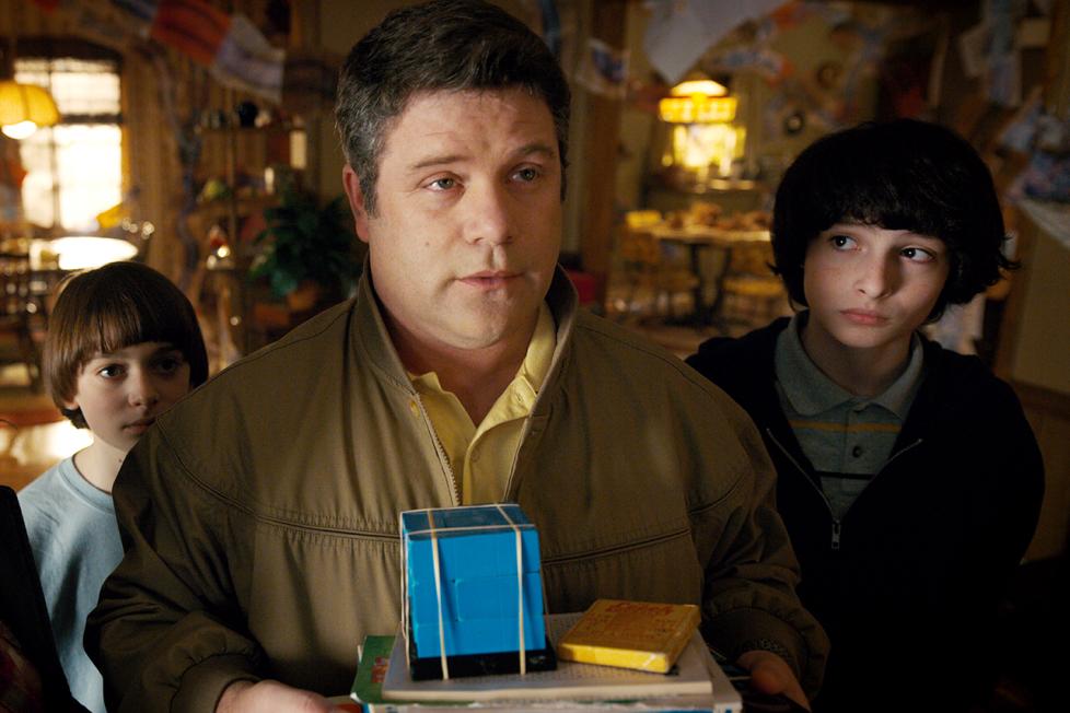 Sean Astin Plays A Great Dad In ‘Stranger Things’ Because He Has FOUR Dads!