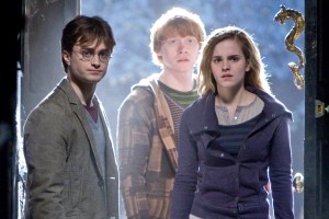 HARRY POTTER AND THE DEATHLY HALLOWS: PART 1, from left: Daniel Radcliffe, Rupert Grint, Emma Watson, 2010. ph: Jaap Buitendijk/©2010 Warner Bros. Ent. Harry Potter publishing rights ©J.K.R. Harry Potter characters, names and related indicia are trademarks of and ©Warner Bros. Ent. All rights reserved./Courtesy Everett Collection