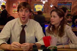 Jim and Pam sit at a Chili's bar and talk.