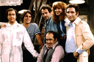 Andy Kaufman, Tony Danza, Danny DeVito, Christopher Lloyd, Marilu Henner, Judd Hirsch in Taxi