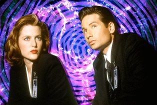 Photo illustration of Molder and Scully in front of an abstract background