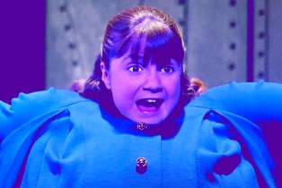 Violet Beauregarde inflates into a blueberry
