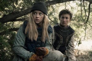 Bailey Gavulic as Annie, Ethan Suess as Max - Fear the Walking Dead _ Season 5, Episode 4