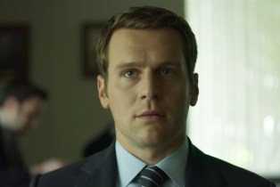 Jonathan Groff in the Mindhunter Season 2 trailer