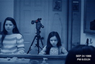 PARANORMAL ACTIVITY 3, from left: Chloe Csengery, Jessica Tyler Brown, 2011. ©Paramount Pictures/cou