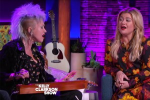 Cyndi Lauper and Kelly Clarkson perform a duet on The Kelly Clarkson Show