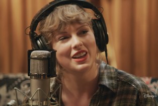 TAYLOR SWIFT FOLKLORE THE LONG POND STUDIO SESSIONS REVIEW