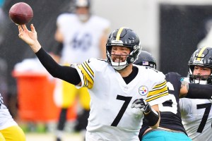 Big Ben throwing the ball downfield