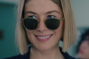 I CARE A LOT (2021) Rosamund Pike as Marla.