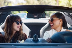 Dakota Johnson and Tracee Ellis Ross in The High Note