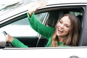 Sutton Foster waving on Younger