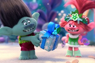 TROLLS HOLIDAY IN HARMONY HULU REVIEW