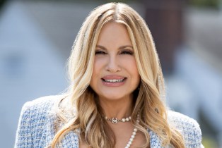 Karen (Jennifer Coolidge) in The Watcher