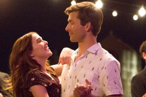 Zoey Deuch and Glen Powell in 'Set It Up'