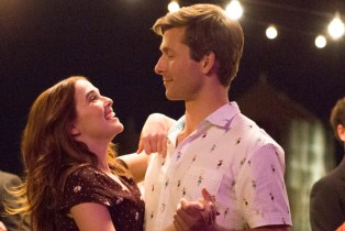 Zoey Deuch and Glen Powell in 'Set It Up'