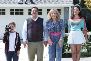 Sean Giambrone, Jeff Garlin, Wendi McLendon-Covey, Haley Orrantia in 'The Goldbergs'