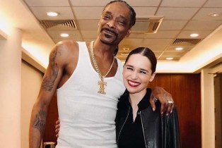 Snoop Dogg and Emilia Clarke meeting backstage at his concert.