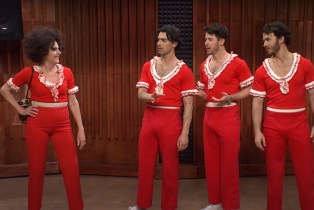 Molly Shannon and the Jonas Brothers, all dressed as Sally O'Malley on Saturday Night Live