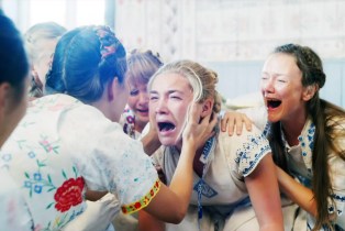 Florence Pugh in 'Midsommar'