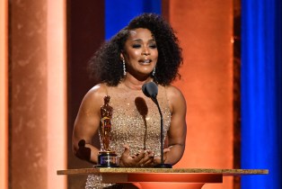 Angela-Bassett-Honorary-Oscar