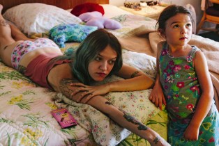 THE FLORIDA PROJECT, from left: Bria Vinaite, Brooklynn Prince, 2017