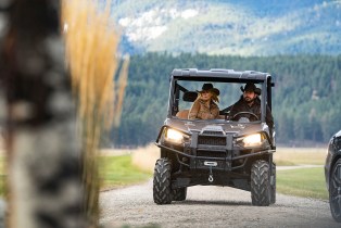 Kelly Reilly and Cole Hauser in 'Yellowstone'