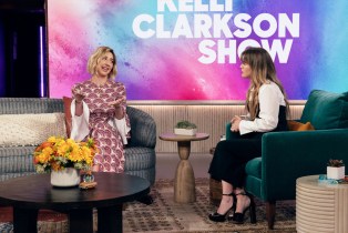 Heidi Gardner and Kelly Clarkson on 'The Kelly Clarkson Show'