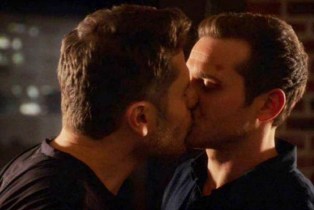Tommy and Buck kissing on '9-1-1'