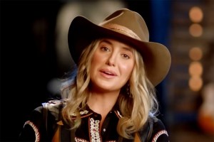 LAINEY WILSON BELL BOTTOM COUNTRY HULU REVIEW