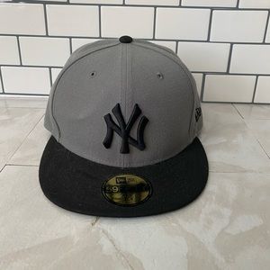 NY Yankees Grey/Black Fitted Hat