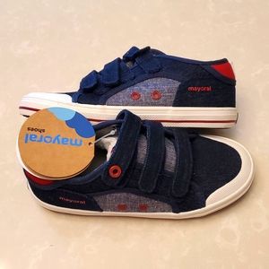 NWT toddler boys sneakers