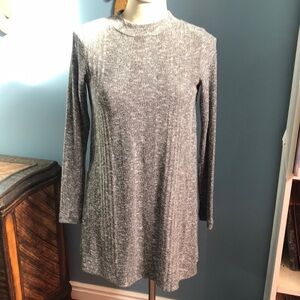 Mossimo black & white knitted long sleeves tunic/top/dress crew neck line A