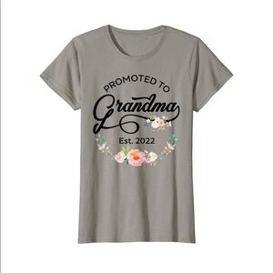 Baby Announcement “Promoted to Grandma” Grey Women’s Tee Shirt