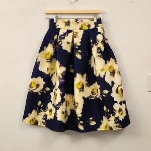 L'Atiste BYAMY poufy structured floral midlength navy and white skirt size S