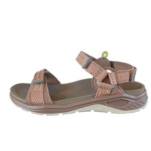 NWOT ECCO WOMEN'S X-TRINSIC 35
WATER SANDAL