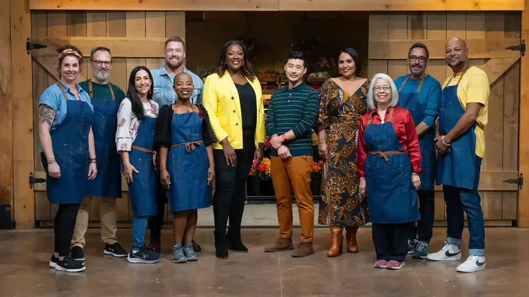 Judges, host and participants of The Great American Recipe Season 3.