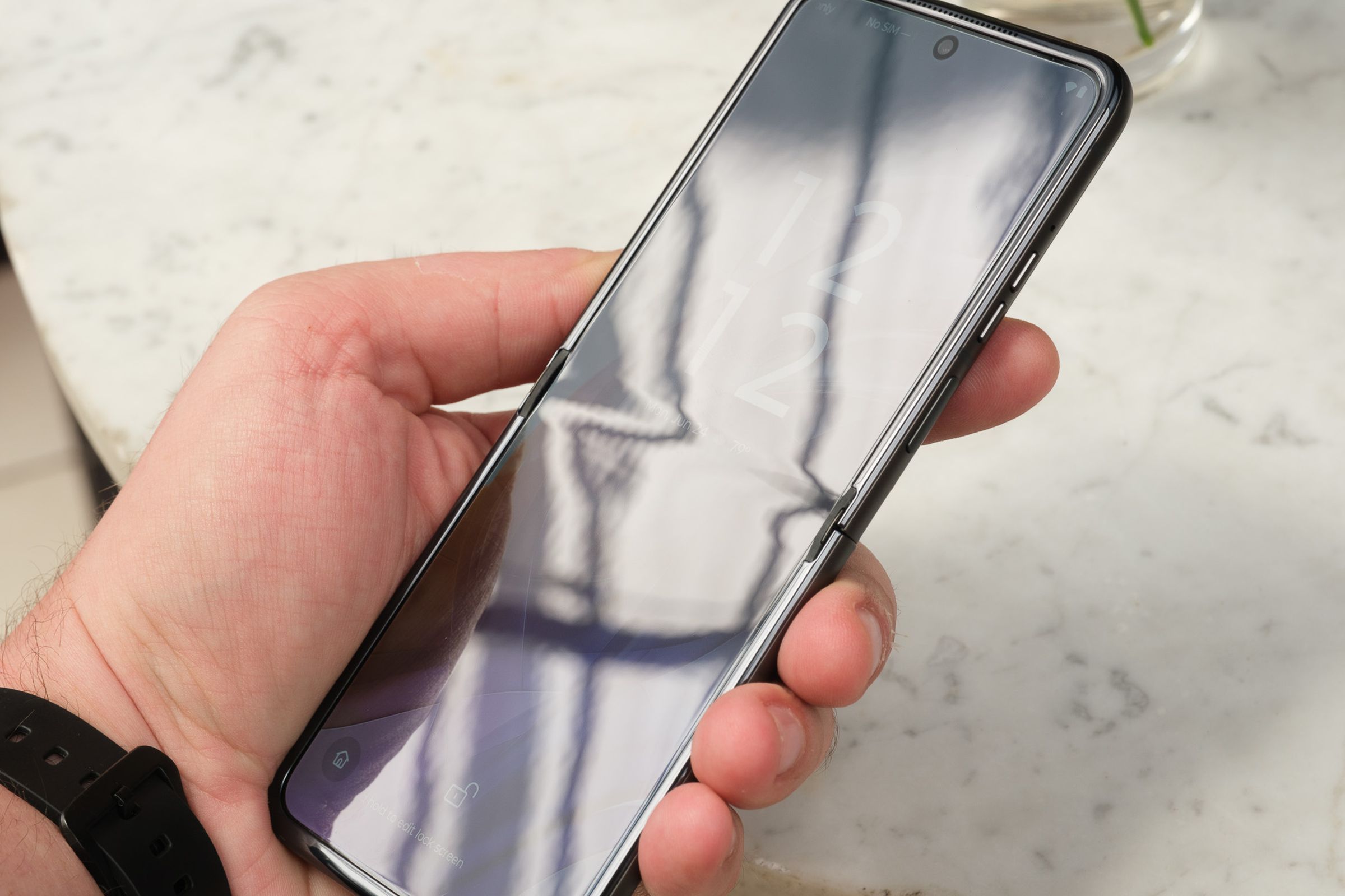 A hands-on photo of Motorola’s 2024 Razr / Razr Plus.