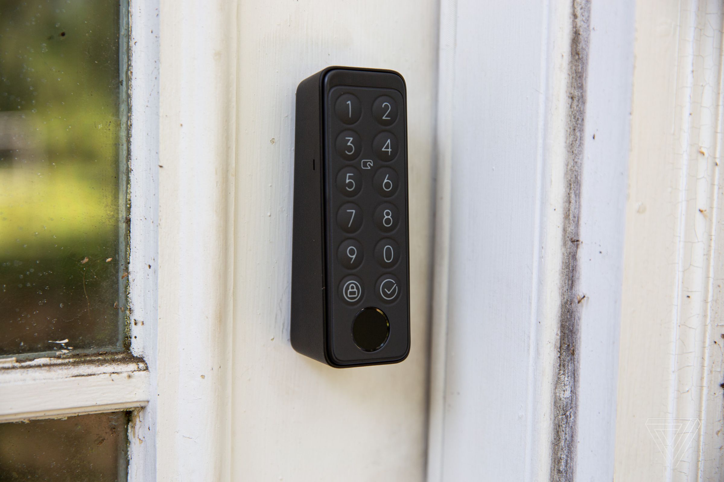 The SwitchBot Lock keypad has a built-in fingerprint sensor.