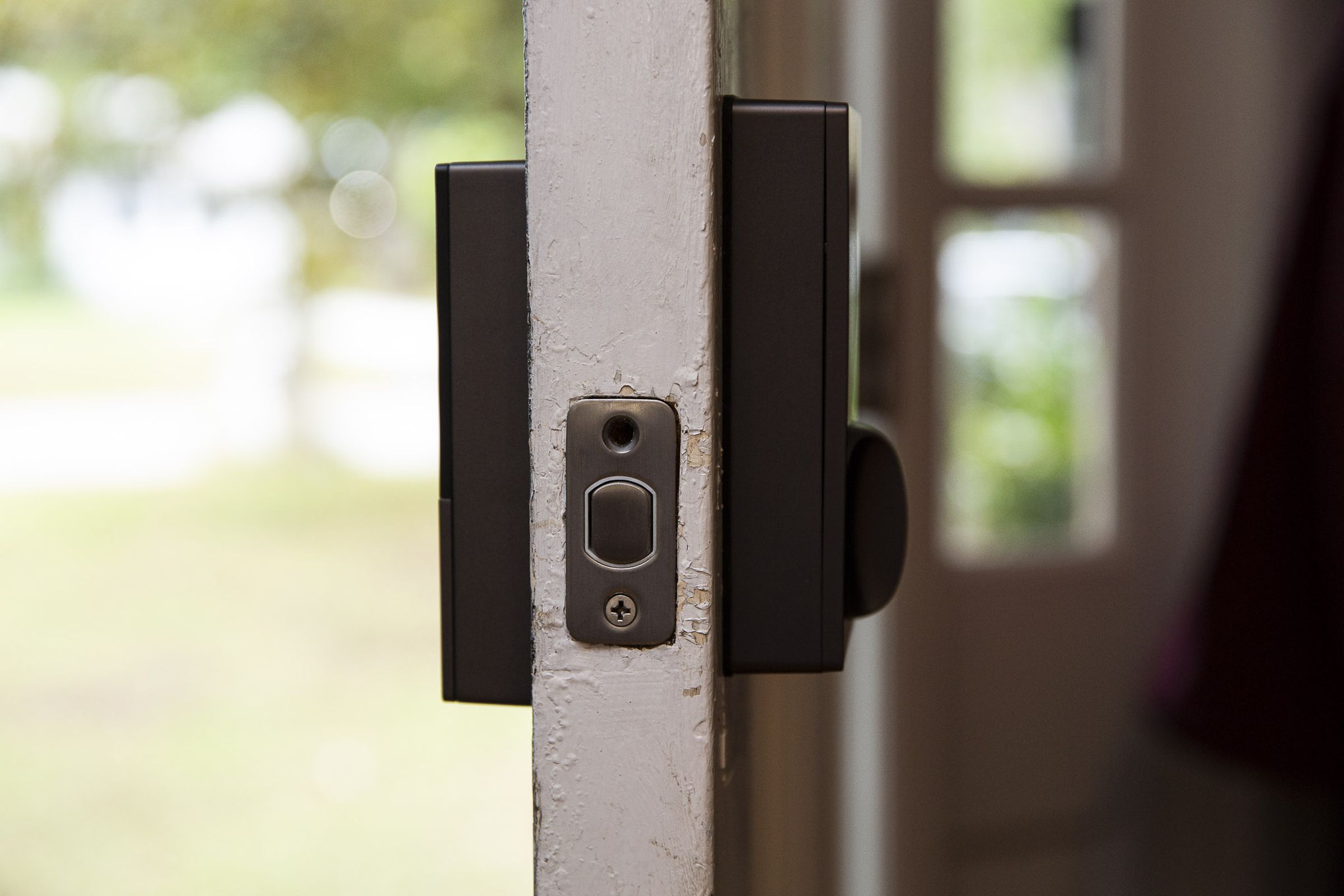 The Aqara lock is large and has an industrial look that may not suit everyone. It does pair well visually with the Aqara G4 video doorbell.