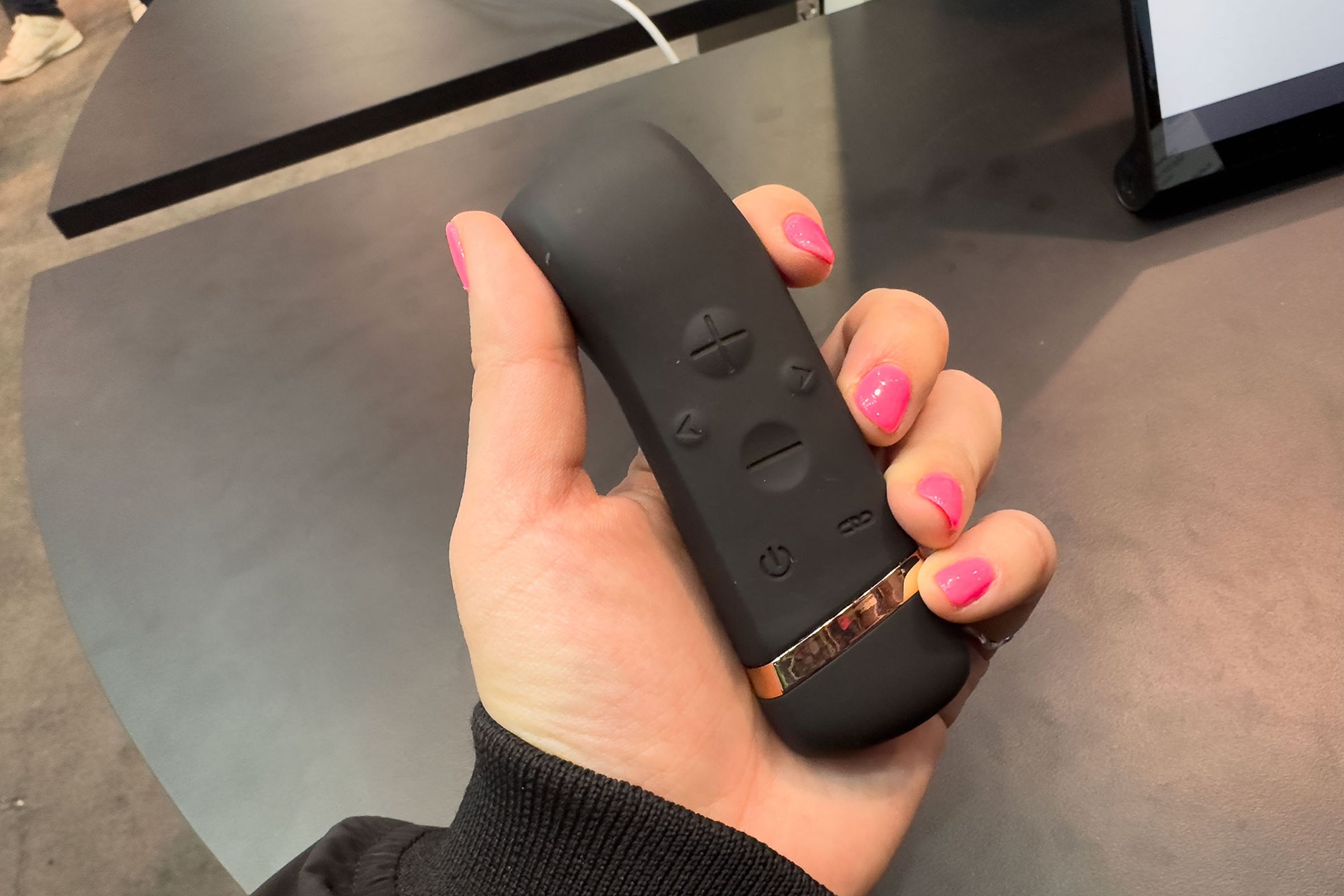 Person holding Oh! vibrator