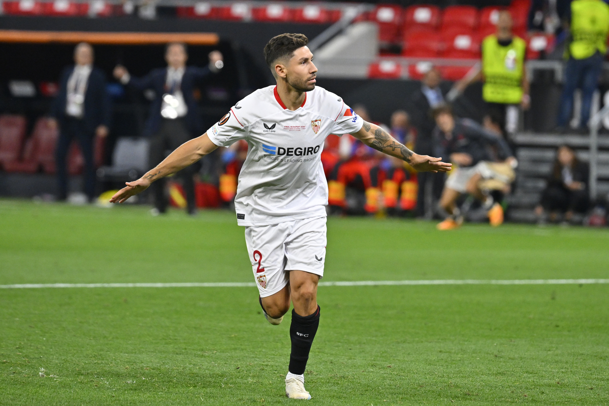 Sevillas Gonzalo Montiel celebrates after scoring the winning penalty