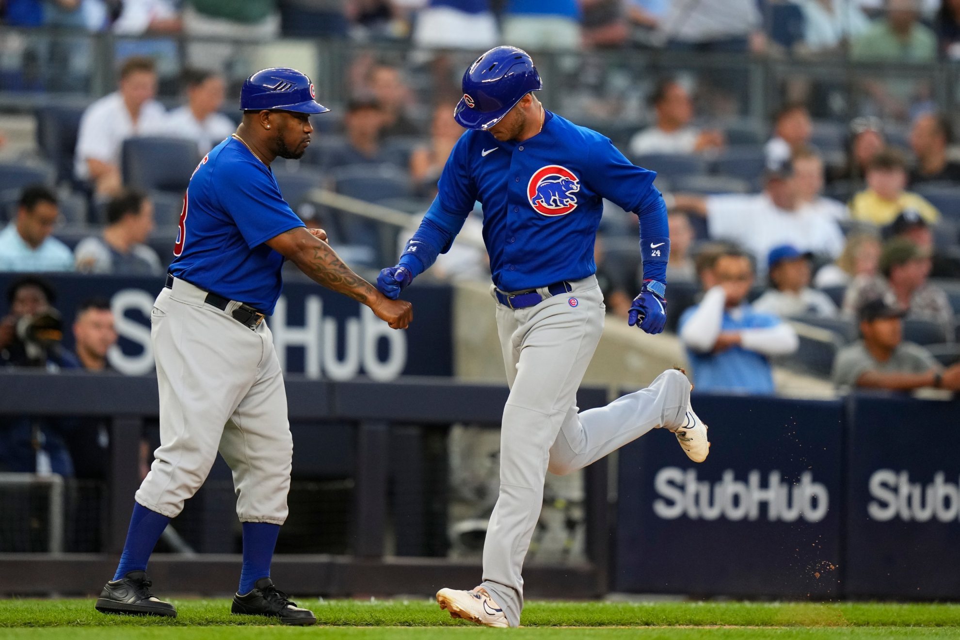 Cody Bellinger celebrates a home run at Yankee Stadium. / LaPresse