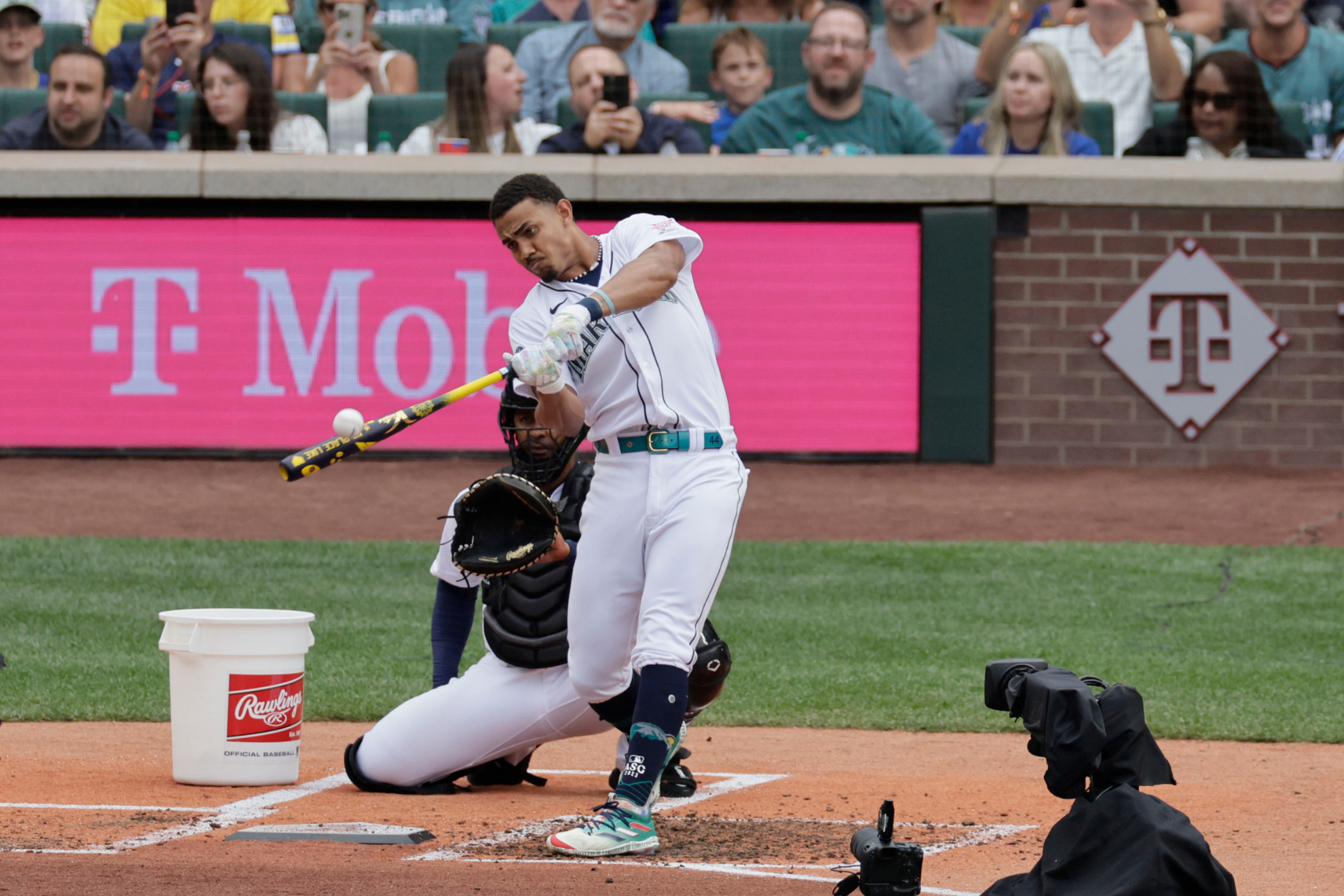 Julio Rodriguez hits 41 home runs in the 2023 MLB Home Run Derby.