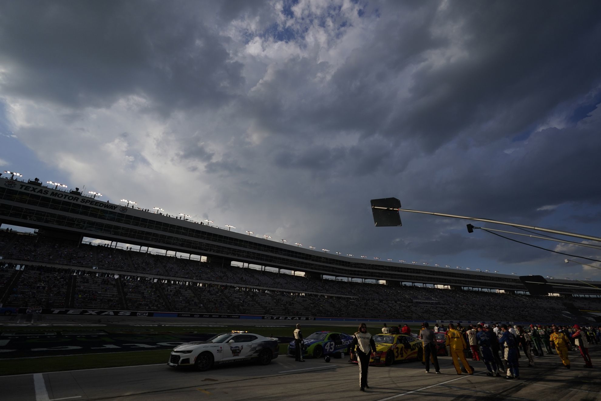 NASCAR Playoffs: How long is the Autotrader EchoPark Automotive 400 and what kind of track is it?