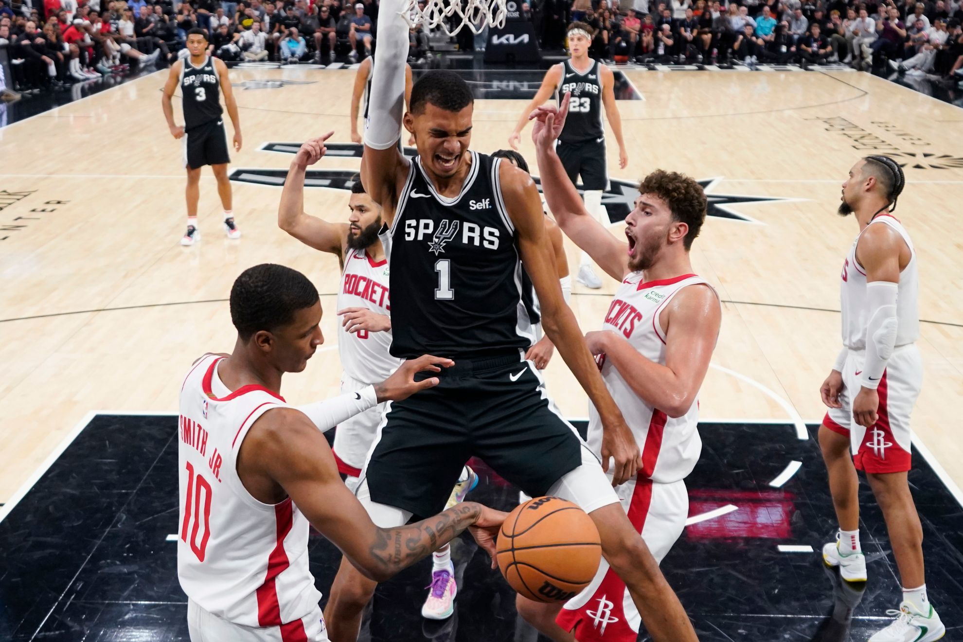 Spurs rookie Victor Wembanyama takes over in Q4, OT vs. Rockets for first NBA win