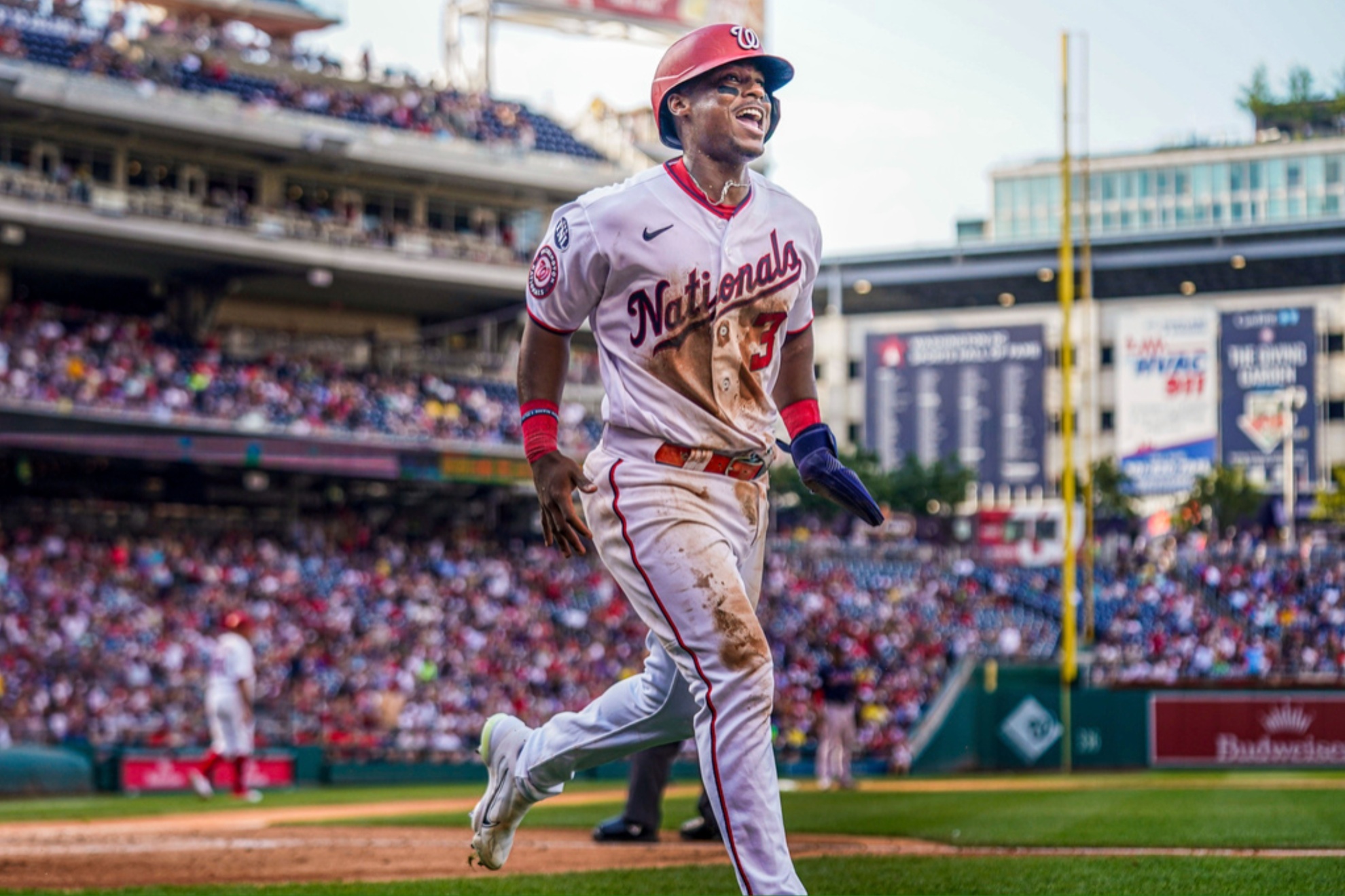 The New York Yankees have signed Colombian Jeter Downs from the Washington Nationals