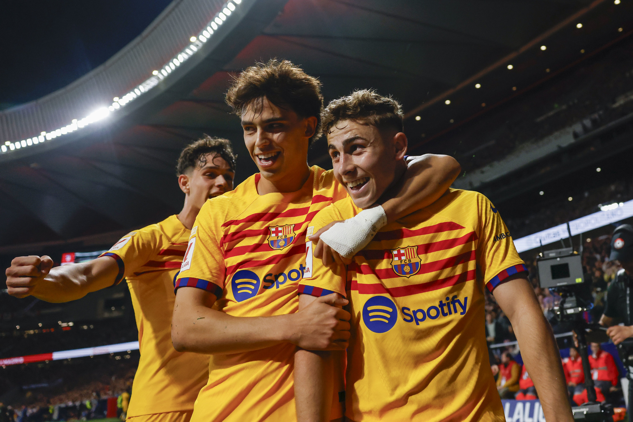 Ferm�n L�pez celebrates Joao F�lix after netting Barcelonas third